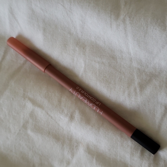 HUDA BEAUTY Makeup Huda Beauty Honey Beige Lip Contour 2 Automatic